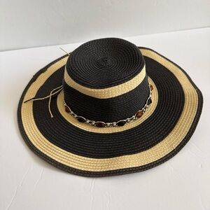 Chic Black and Tan Women's Wide Brim Sun Hat size size small